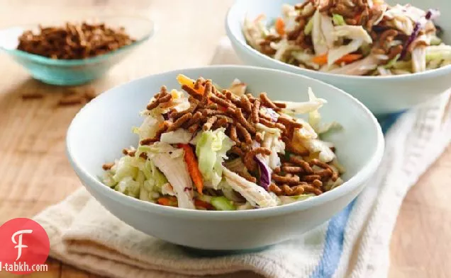 فايبر وان Salad سلطة دجاج آسيوية مغطاة بالحبوب