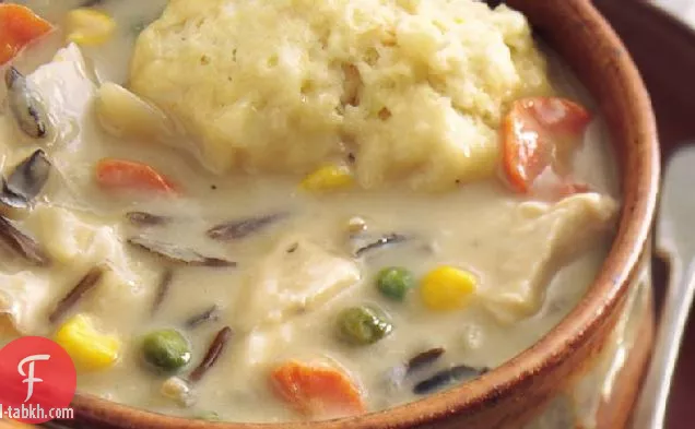شوربة الدجاج والأرز البري بطيئة الطهي