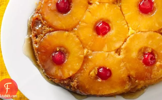 بطيئة طباخ الأناناس رأسا على عقب كعكة