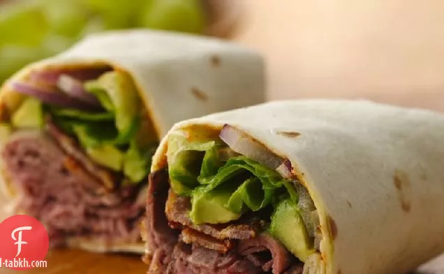 لحم البقر المشوي ولحم الخنزير المقدد مع المايونيز الحار الحار