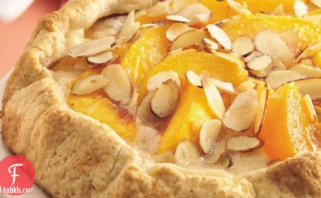 كعكة قهوة قابلة للطي باللوز والخوخ