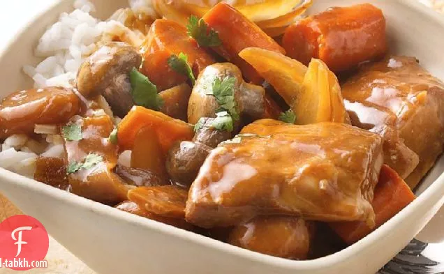 يخنة لحم الخنزير الآسيوية بطيئة الطهي
