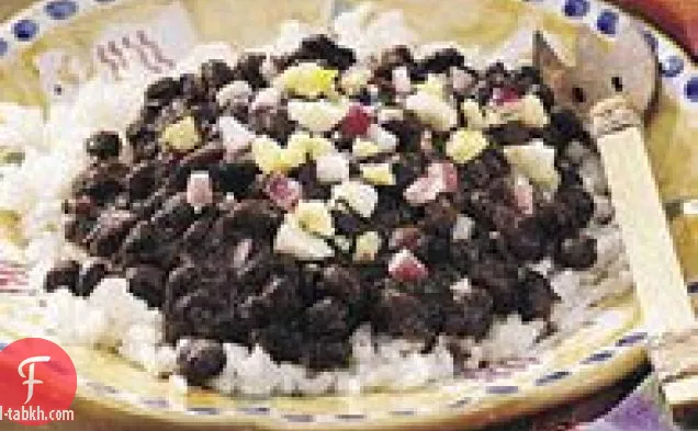 الفاصوليا السوداء بطيئة الطهي والأرز