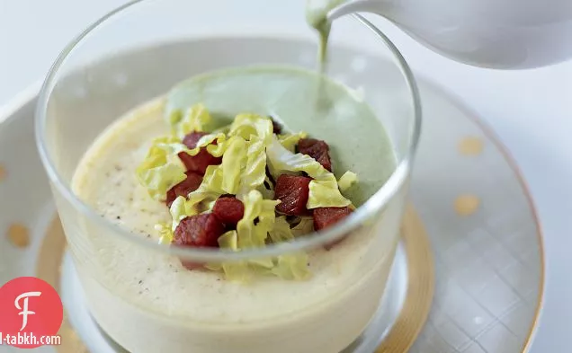 شوربة الخس الرغوية مع كاسترد البصل
