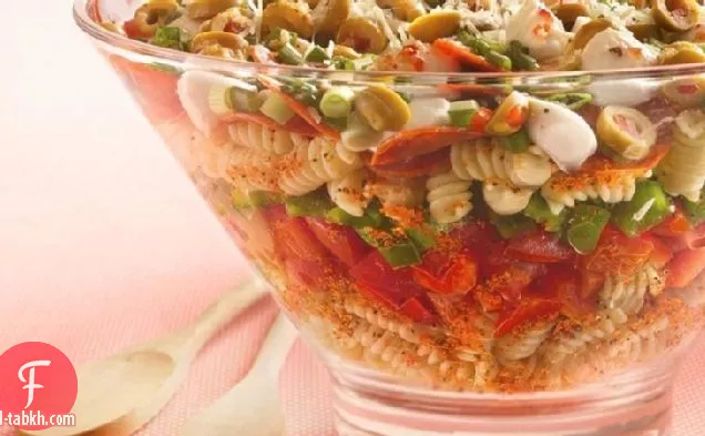 سلطة البيتزا الطبقات