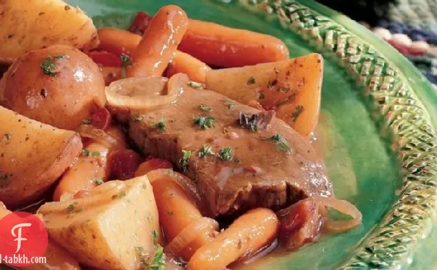بطيئة طباخ السويسري ستيك العشاء