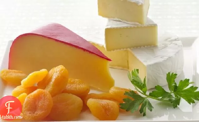 الجبن وطبق الفاكهة