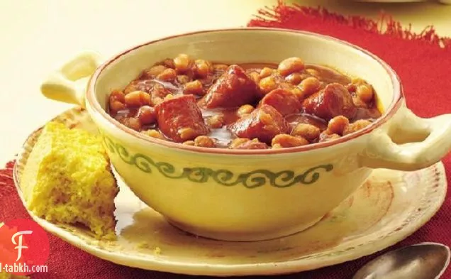 بطيئة طباخ الفاصوليا ' ن النقانق