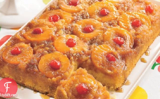 خوخي الأناناس رأسا على عقب كعكة