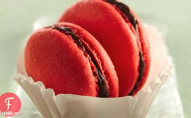 معكرون فرنسي مع غاناش شوكولاتة حلو ومر