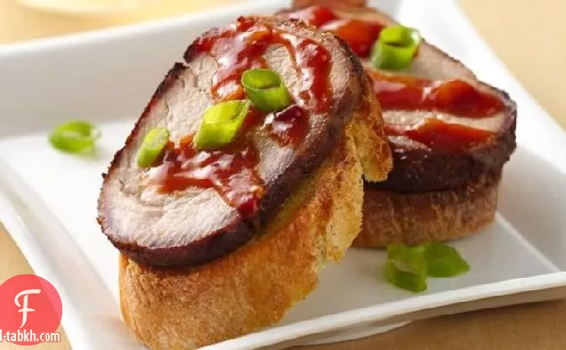 لحم الخنزير المشوي مع الخبز المحمص بالكاري