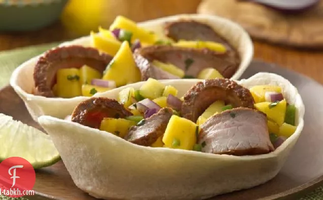 قوارب تاكو ستيك الجناح مع صلصة المانجو