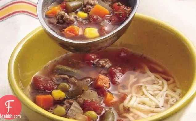 شوربة الخضار باللحم البقري مع الموزاريلا