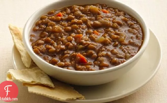 شوربة العدس البني بطيئة الطهي