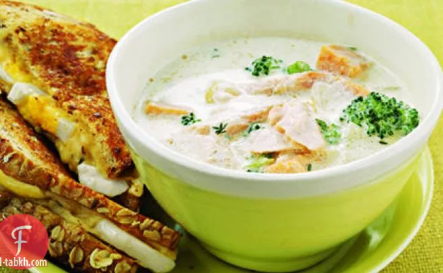 سمك السلمون والبطاطا الحلوة وشوربة البروكلي