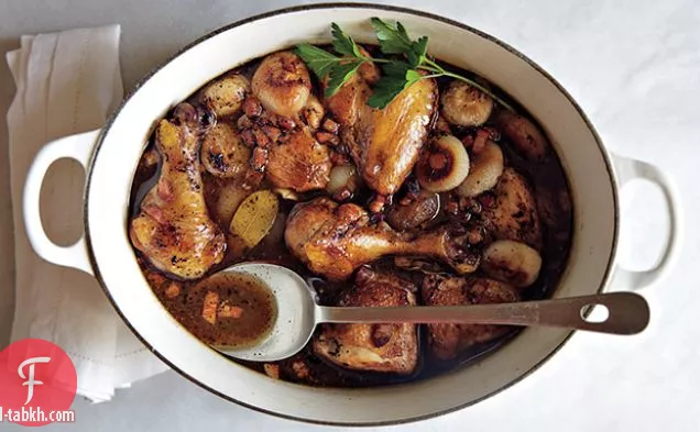 الخل-الدجاج مطهو ببطء والبصل