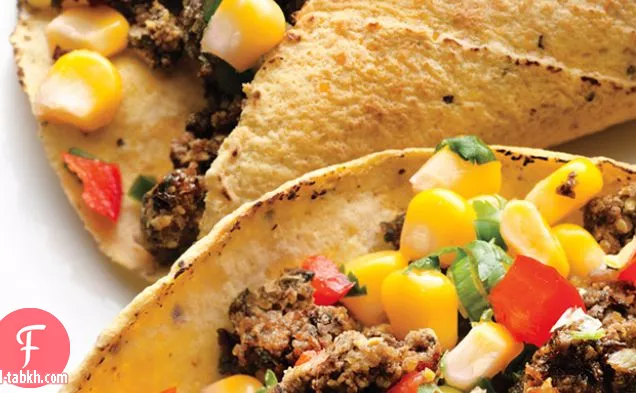 سندويشات التاكو بالفاصوليا السوداء مع صلصة الذرة