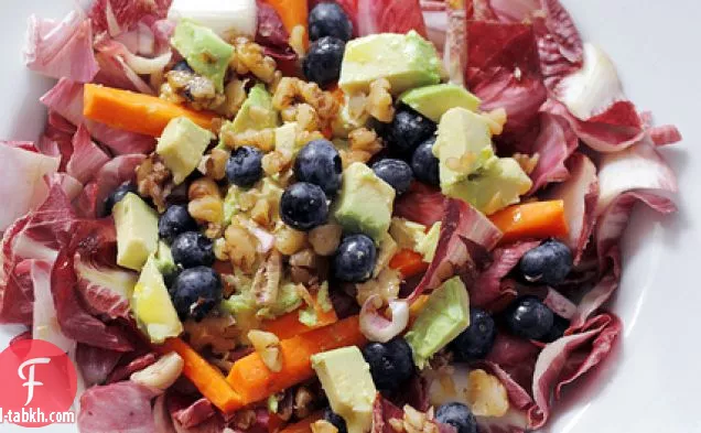 الجزر والأفوكادو والتوت