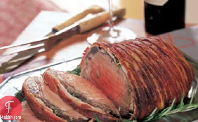 لحم بقري محمص ملفوفة في لحم الخنزير المقدد