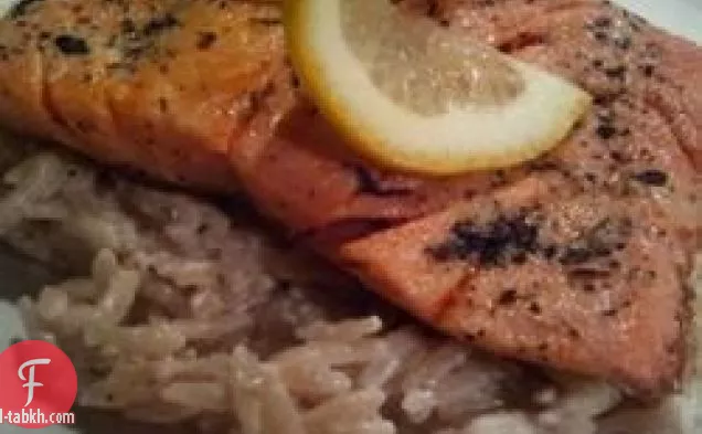 سمك السلمون السوبر بسيطة
