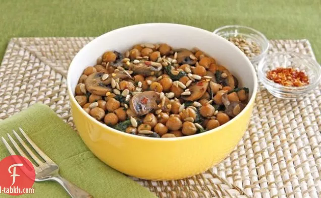 الحمص والسبانخ والفطر سوتé
