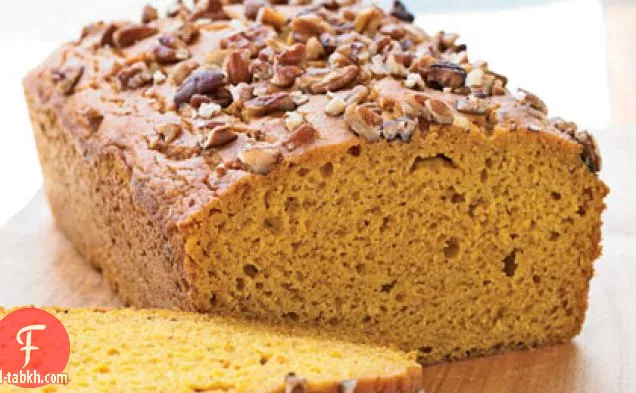 خبز اليقطين المغطى بالبقان