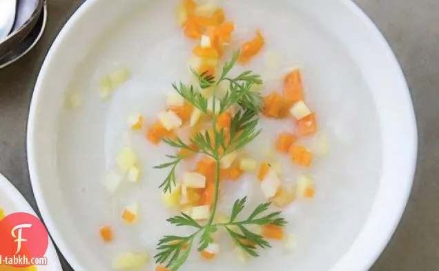حساء الجزر العاجي من ديبورا ماديسون مع نرد ناعم من الجزر البرتقالي