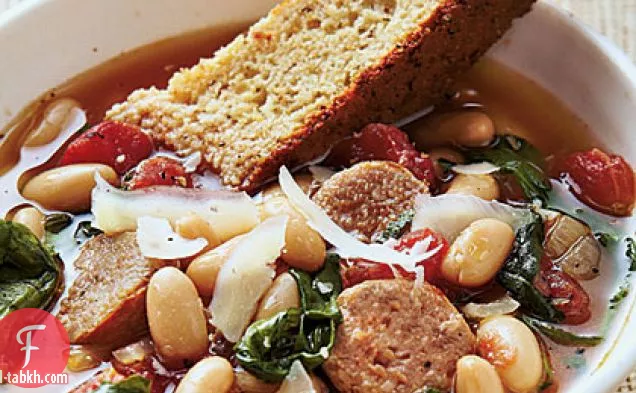 شوربة إيطالية شهية مع بارميزان-فلفل خبز الذرة بيسكوتي