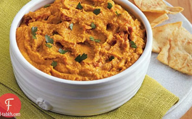 غمس غاربانزو كريمي مع طماطم مجففة بالشمس