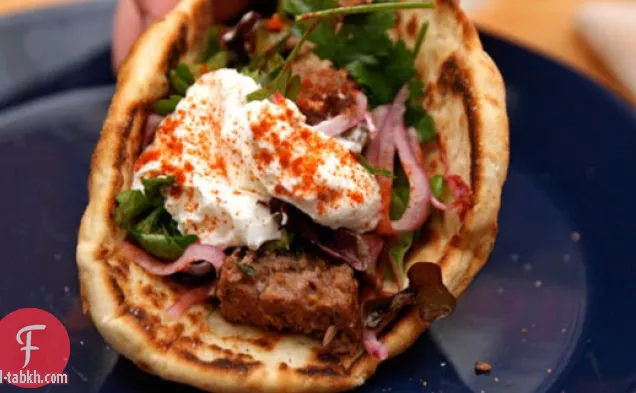 العشاء الليلة: كباب لحم الضأن المشوي مع الفستق