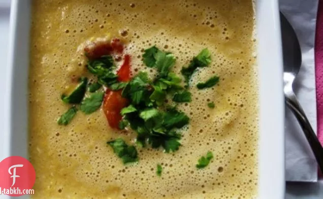 حساء الذرة وجوز الهند (سوبا دي شوكولو وكوكو)