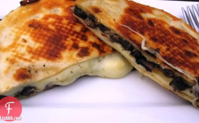 فطر كويساديلا (كويساديلا دي تشامبي إرمونيس)