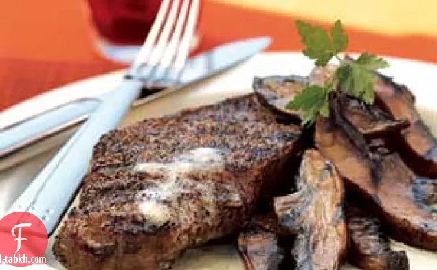 شرائح اللحم المقشرة بالفلفل مع بورتوبيلوس المزجج ورسيستيرشاير