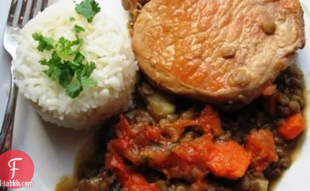 يخنة العدس ولحم الخنزير (لينتيجاس إستوفاداس كون سيردو)