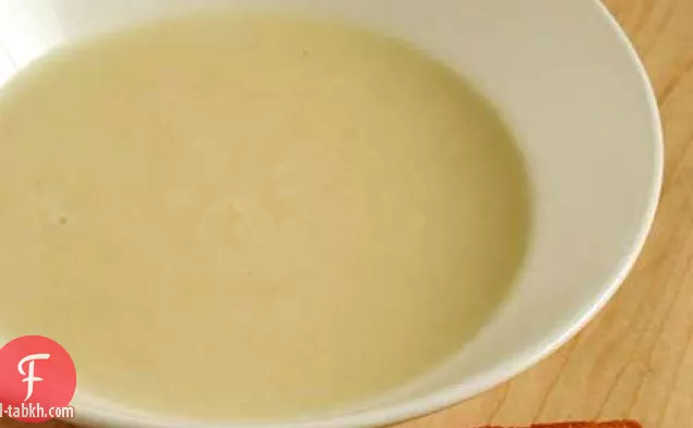 شوربة التفاح مع خبز محمص كيك باوند