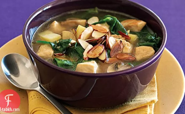شوربة الدجاج بالزعفران واللوز