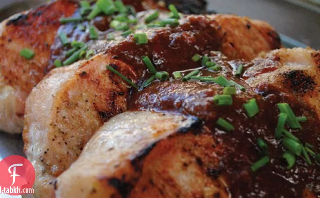 شواء النزوات التمر الهندي-شرائح لحم الخنزير المزجج