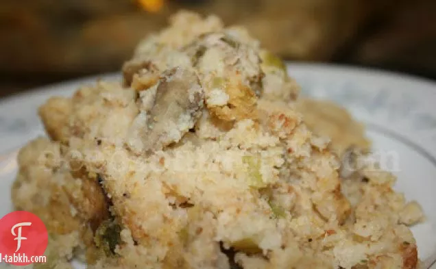 خبز الذرة الجنوبي وصلصة المحار (حشو)