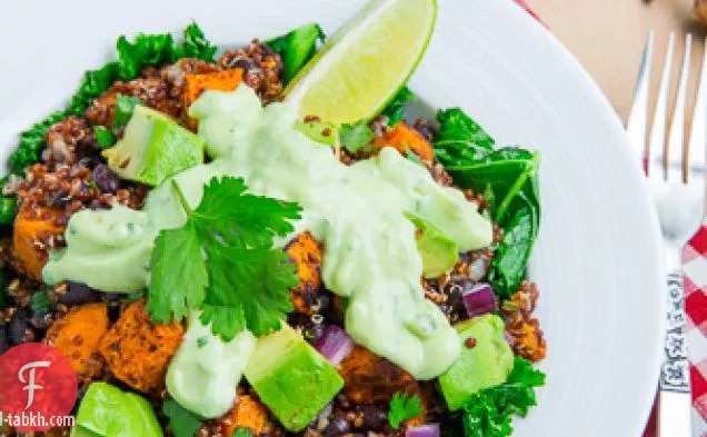 شبوتل مشوي البطاطا الحلوة والفاصوليا السوداء سلطة الكينوا