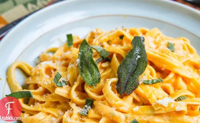 جبن اليقطين الماعز فيتوتشيني ألفريدو مع حكيم مقلي مقرمش