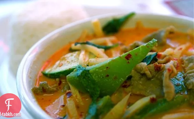 حساء الكاري الأحمر التايلاندي