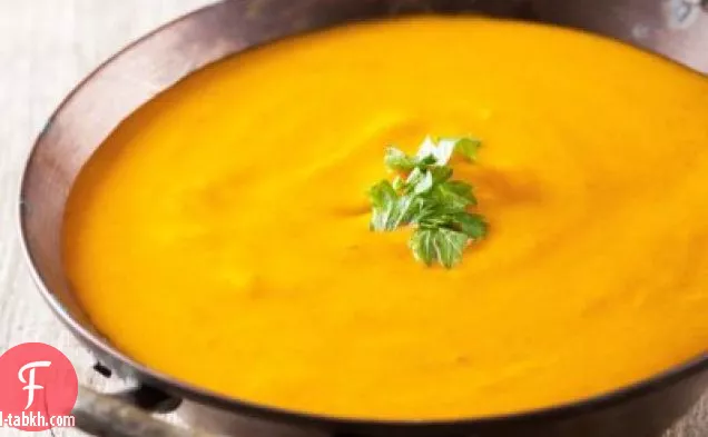 شوربة الاسكواش واللفت المحمص