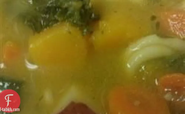 حساء الخضار الجوز