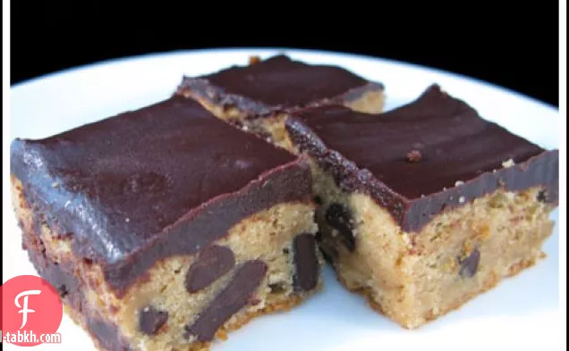 زبدة الفول السوداني الشوكولاته قطعة الكعك مع الشوكولاته الغاناش