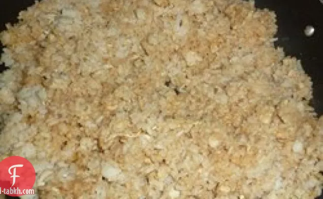 أرز مقلي بالثوم المحمص مع الدجاج