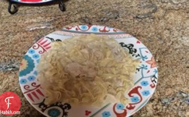 دجاج كريمي ونودلز