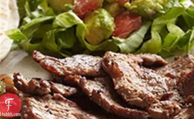 بيسون فاهيتا مع سلطة جواكامولي