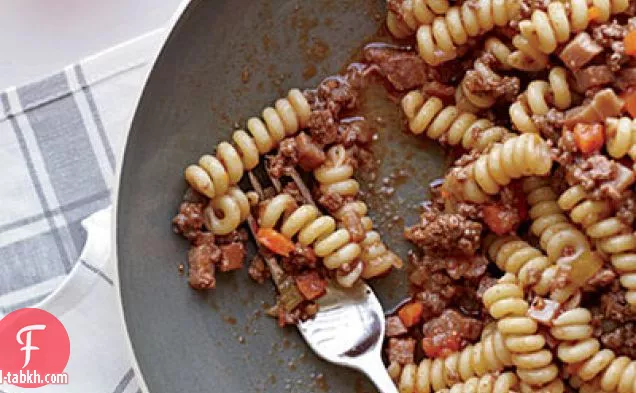 فيتوتشيني مع الطماطم الكرز والجرجير