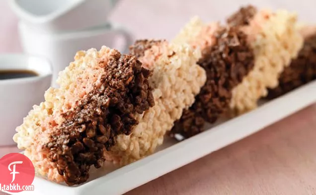 يعامل treat