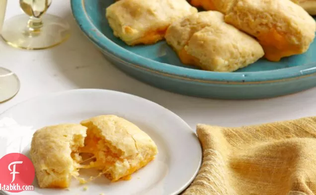 بسكويت دقيق الذرة المملوء بالجبن